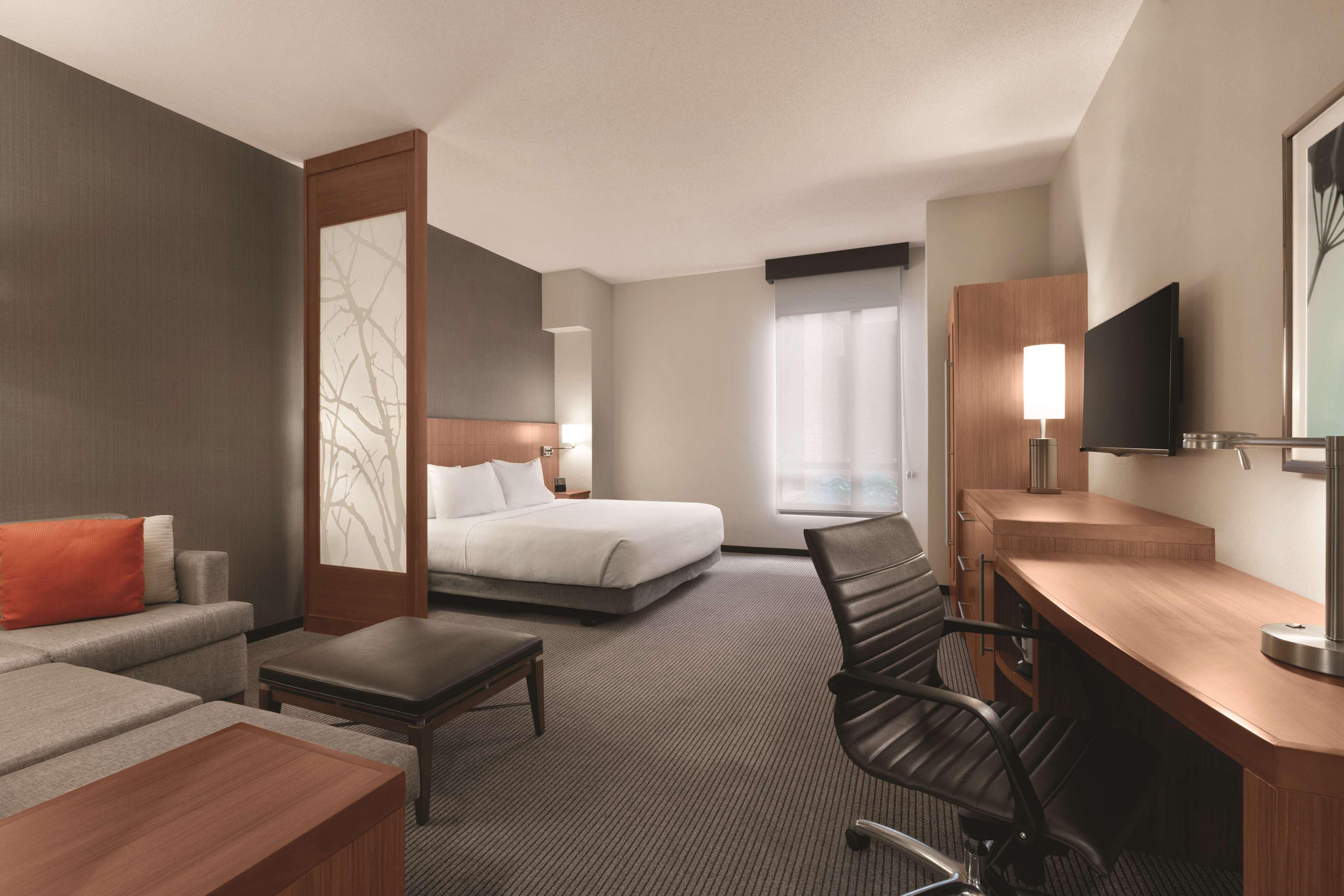 Hyatt Place Inner Harbor 3*